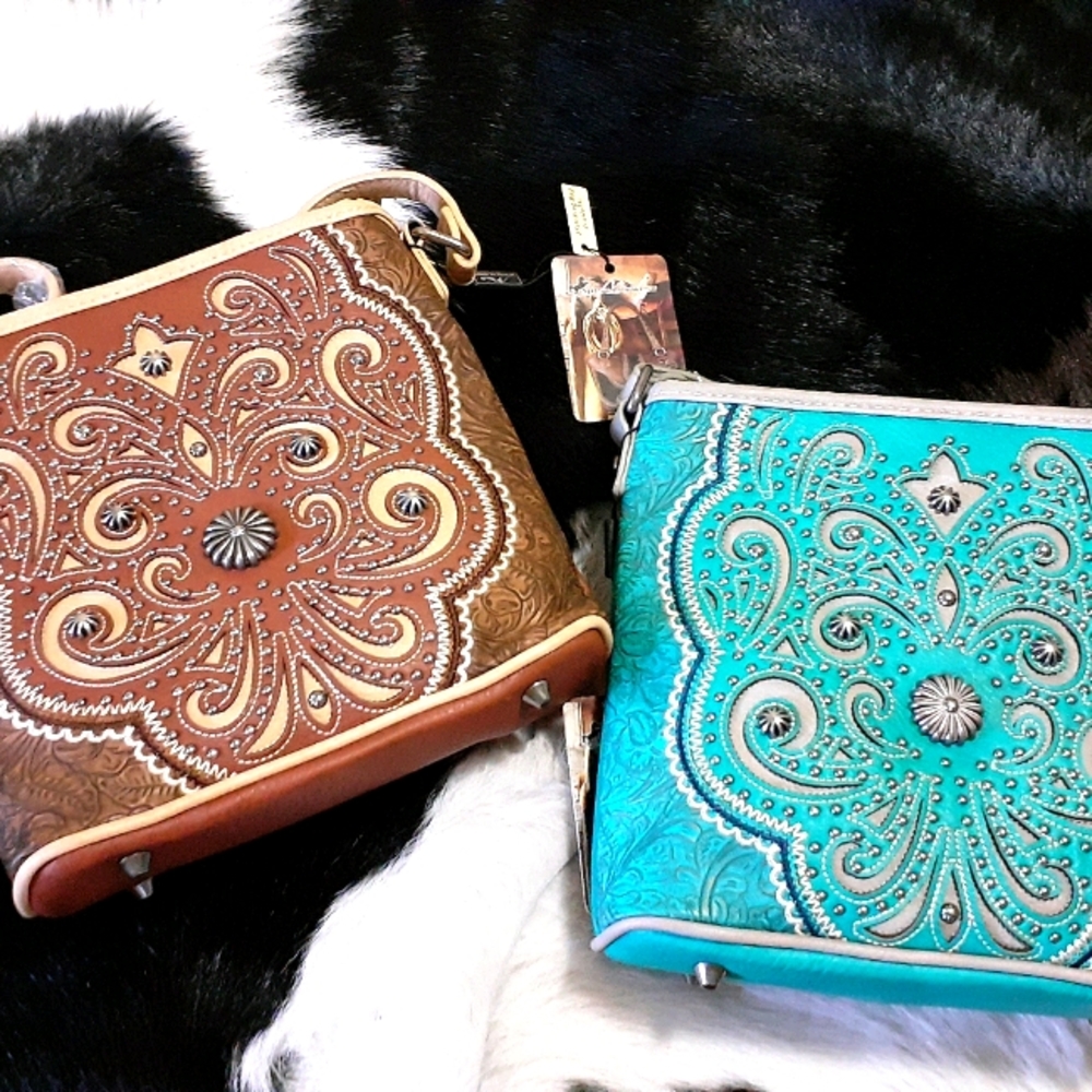 WOMEN'S PURSES